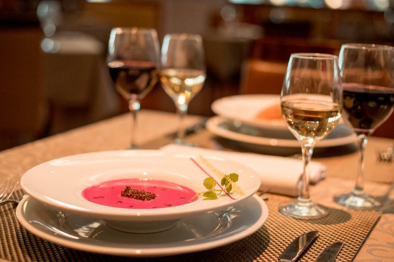 Mds Hotel Calama Luaran gambar A meal at a restaurant
